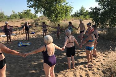 Светлана Глухова организовала выездное мероприятие на городском пляже